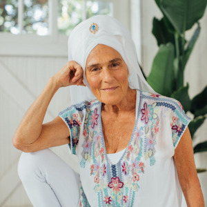 Gurmukh Kaur Khalsa AloMoves Kundalini Rising